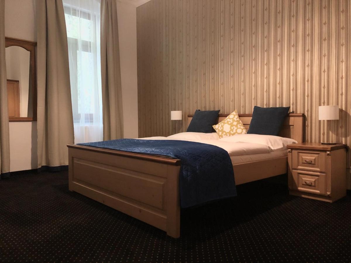 Pension Drei Rosen Karlovy Vary Ngoại thất bức ảnh