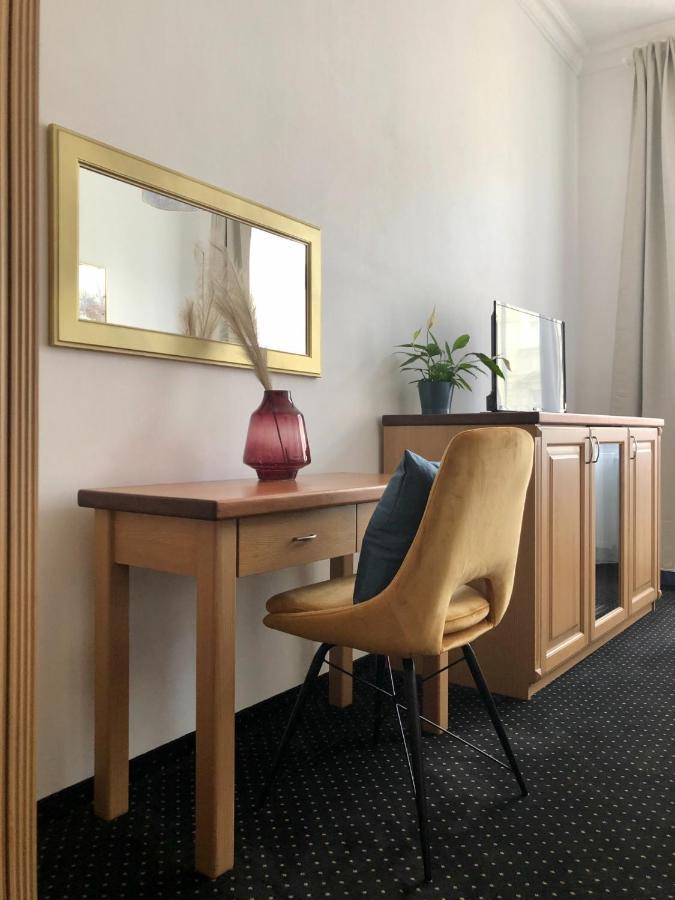 Pension Drei Rosen Karlovy Vary Ngoại thất bức ảnh